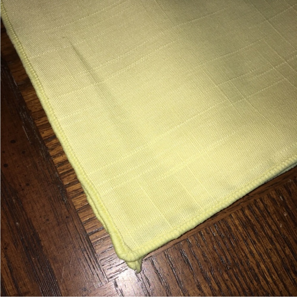 Tablecloth 4 napkins fabric bundle solid yellow matching set cotton blend 1980s - Picture 2 of 6